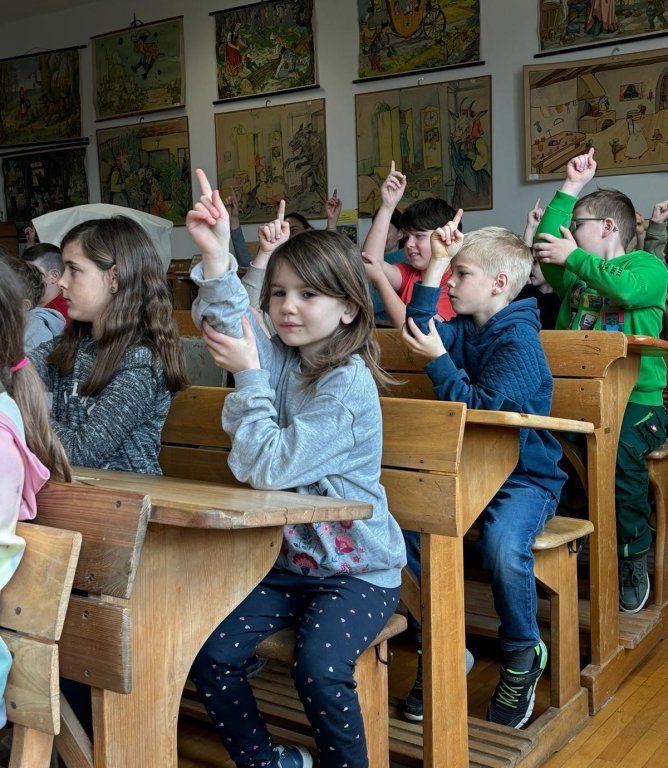 Schulleben - Ausflug Schulmuseum Ahrain